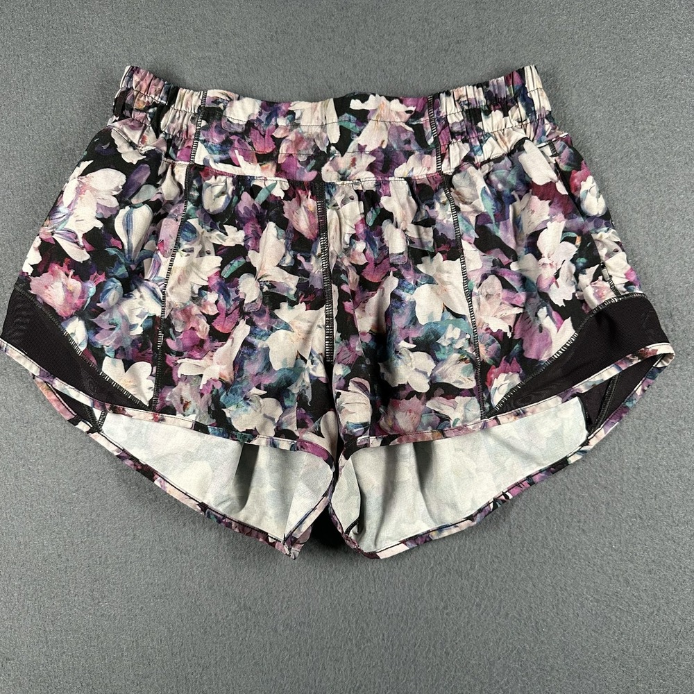 Lululemon Shorts Womens 4 Purple Black Floral Hotty Hot Short 2.5 Lined Mesh